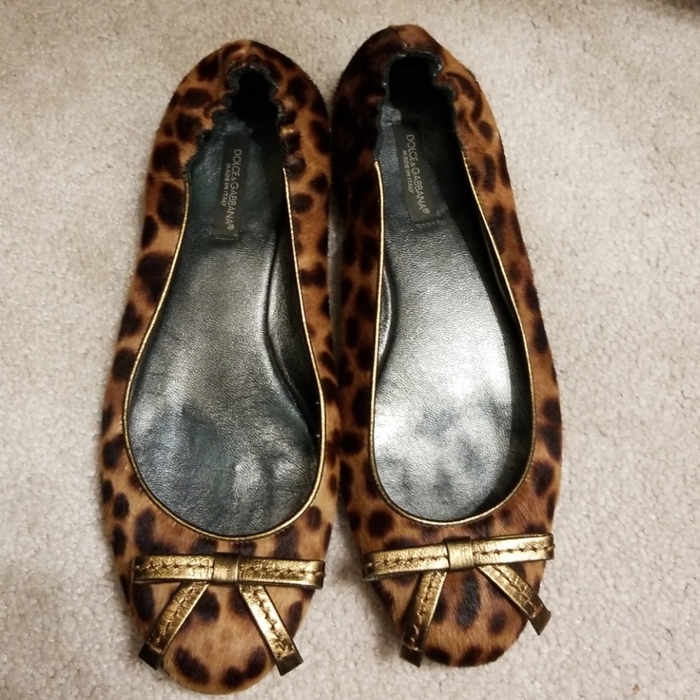 Dolce & gabanna super cute/ comfy calf hair flats